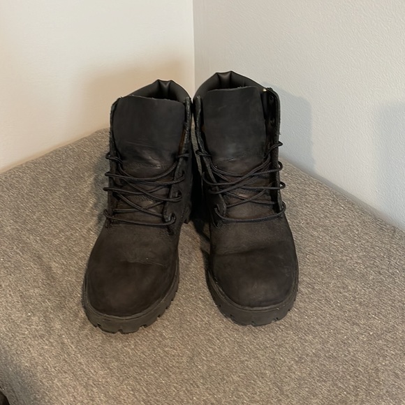 All black timberland boots - Picture 2 of 2